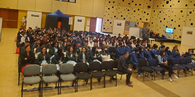 Inició la Semana de la Ciencia, Tecnología e Innovación en Cajicá y con ella el taller Misión Dron 3D
