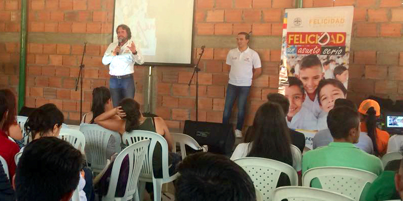 Jóvenes cundinamarqueses se capacitan en liderazgo desde la óptica de la felicidad 











































