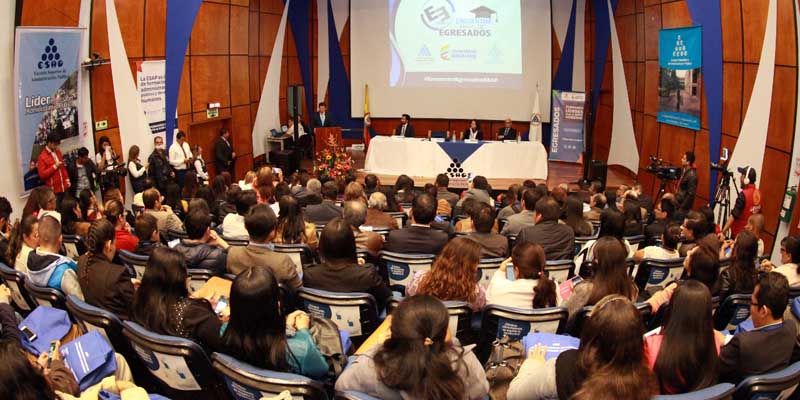 Condecoración a la excelencia, distingue al Gobernador de Cundinamarca como  el Administrador Público del año



































































