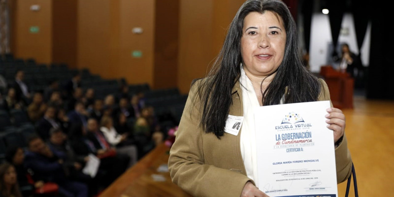 Más de 450 cundinamarqueses aceptaron el reto y se graduaron del curso virtual sobre políticas públicas

























