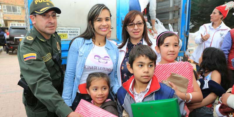 10.000 niñas y niños de Cundinamarca recibieron regalos en esta Navidad




















