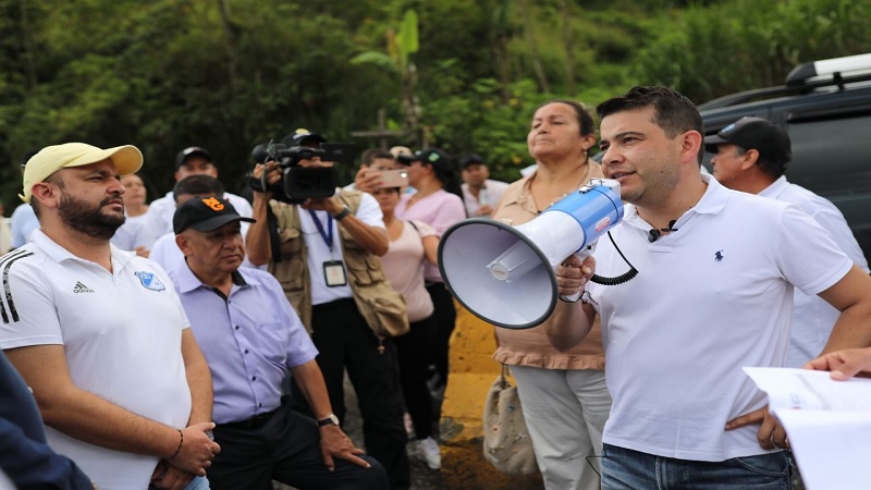 Gobernador anunció adjudicación de viaducto Los Chorros, en Guayabal de Síquima

