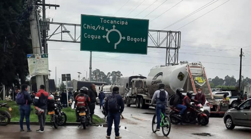 Gobernador de Cundinamarca hace un llamado a los manifestantes para que no bloqueen las vías del departamento 