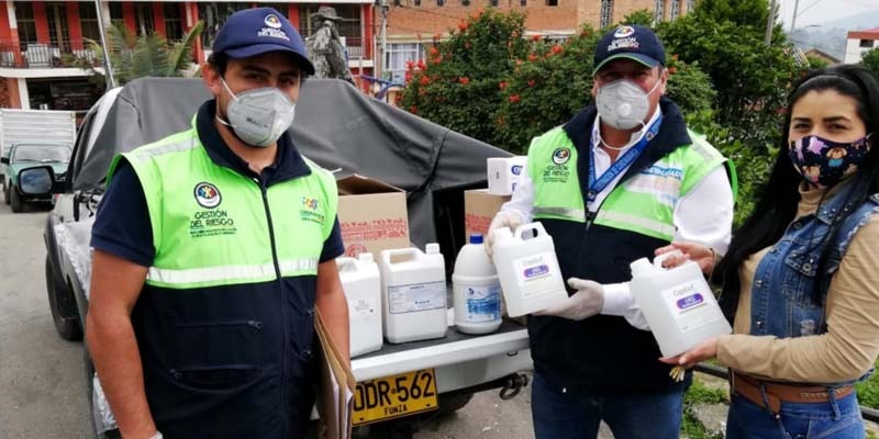 Kits de desinfección a los cuerpos operativos y alcaldías del departamento entregó Gestión del Riesgo de Cundinamarca




