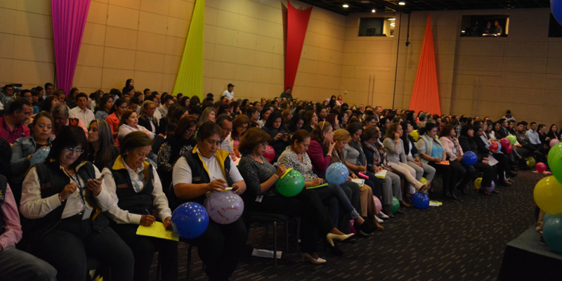 Experto Coach, explica modelo de felicidad Danés para los servidores de la Gobernación