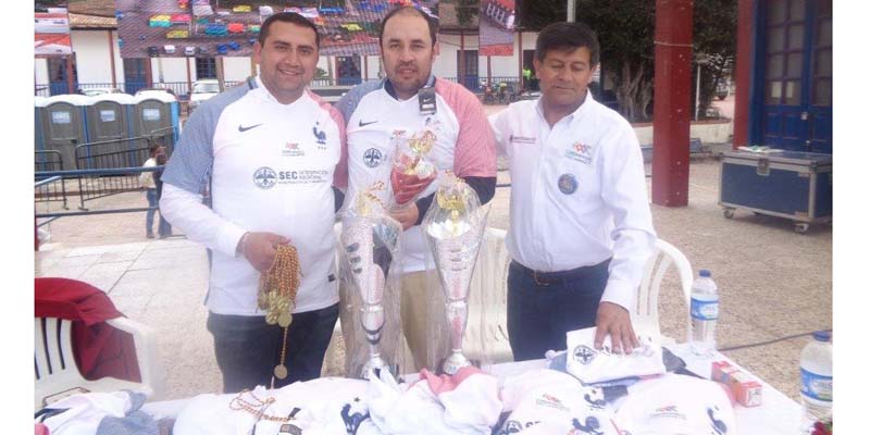 Festival de integración regional cundiboyacense 






























