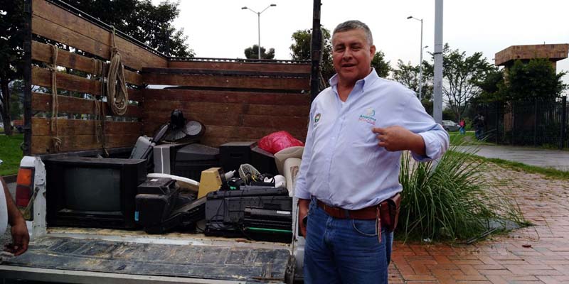 Exitosa jornada de recolección de residuos eléctricos y electrónicos























































