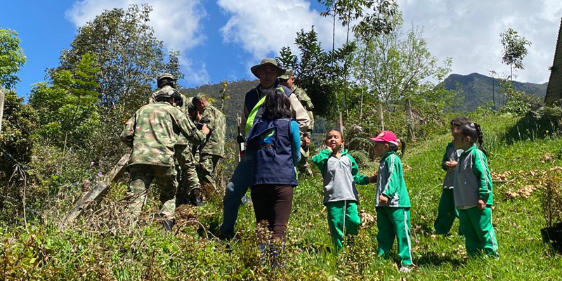 Con la siembra de 400 árboles en Macheta ya son 4.700 en la compensación RAEE por Cundinamarca

