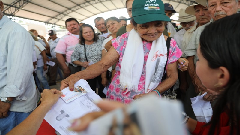 1.500 productores de Caparrapí recibieron tarjetas agropecuarias, herramientas e insumos