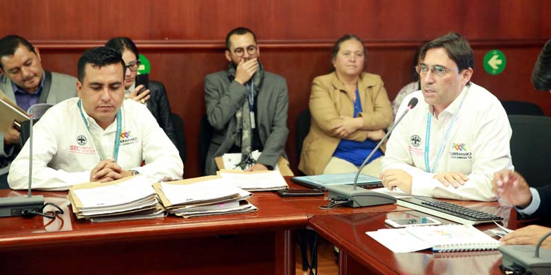 Cerca de $14.000 millones para mejoramiento de vivienda en treinta y siete municipios 














































