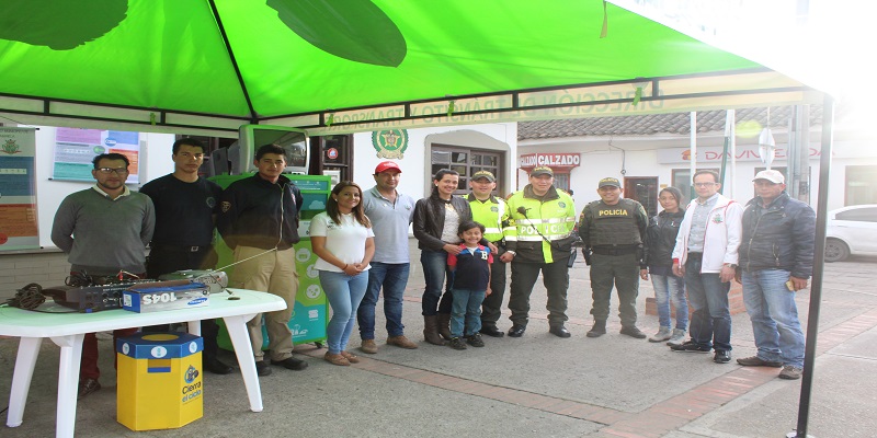Gobernación presente en El Rosal y Guataquí, en la jornada de recolección de residuos eléctricos y electrónicos