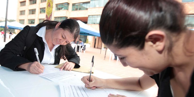 RegioTram de Occidente abre más de 700 vacantes en feria de empleo en Bogotá