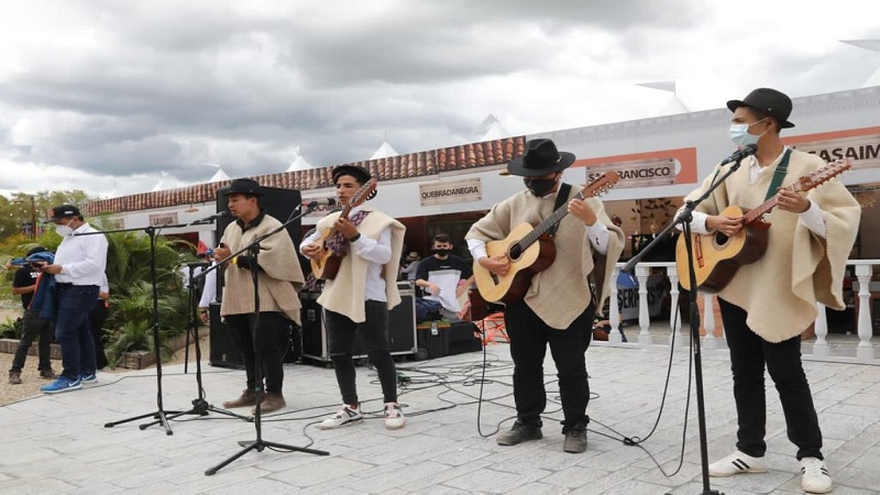 Los grupos folclóricos departamentales le ponen el son a ExpoCundinamarca