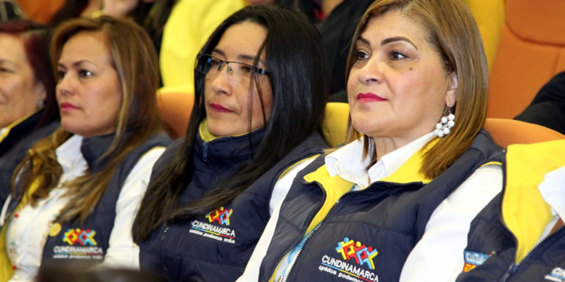 300 cundinamarqueses son ahora embajadores de la felicidad




























