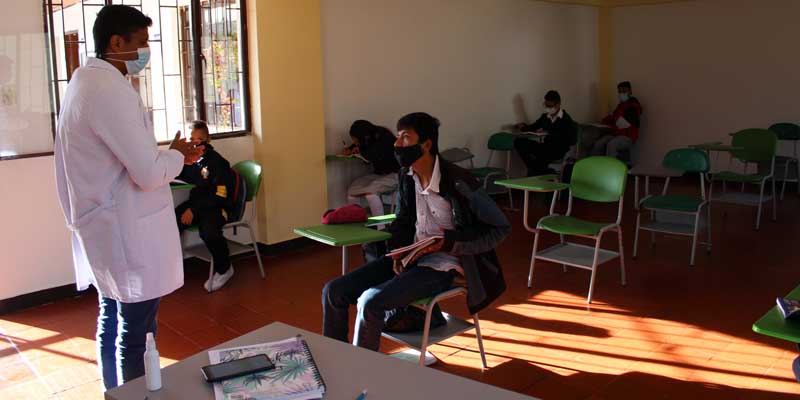 Gobierno departamental continúa trabajando por el bienestar del sector educativo






