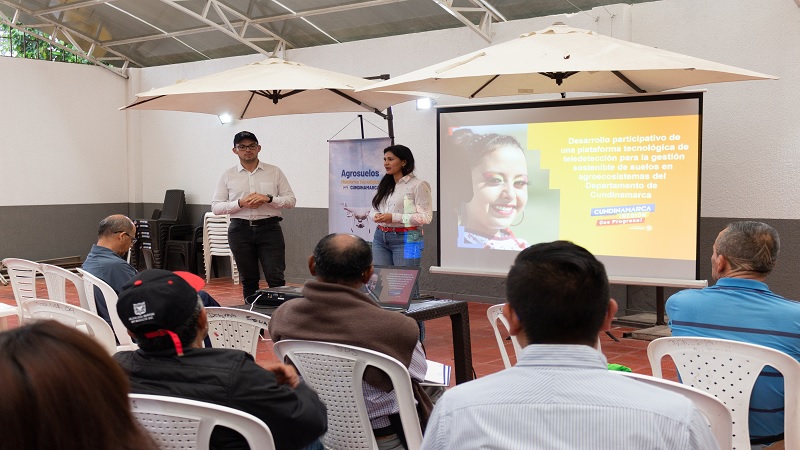 Cundinamarca seleccionó 21 productores para mejorar sus suelos