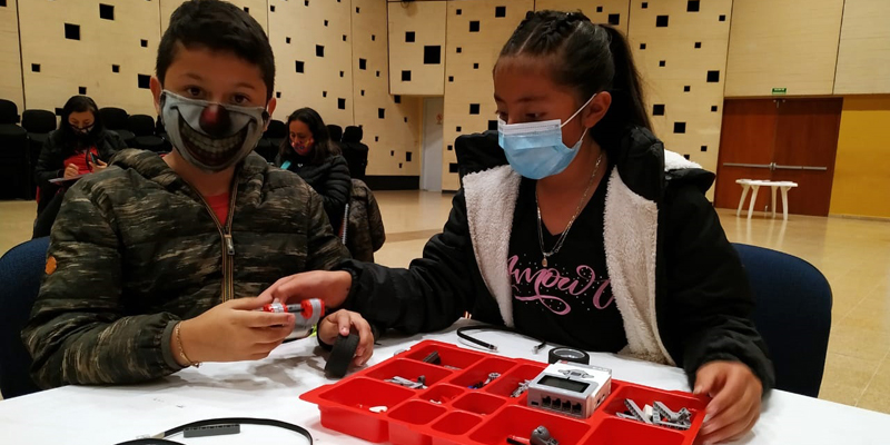 El Lego Mindstorms Ev3 Robot llegó hasta las comunidades de aprendizaje de Cajicá