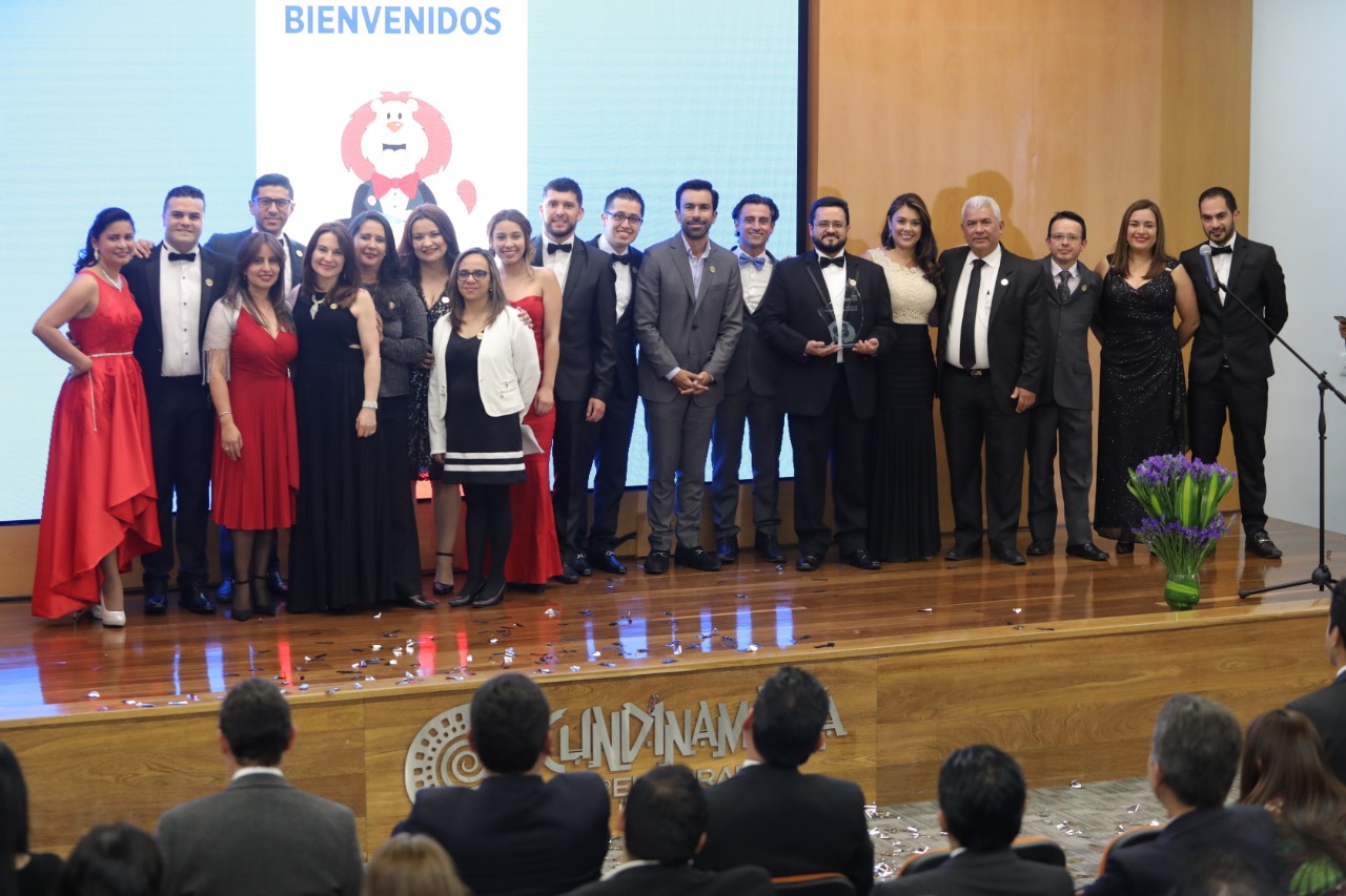 Gobernación de Cundinamarca reconoce el compromiso de los servidores públicos