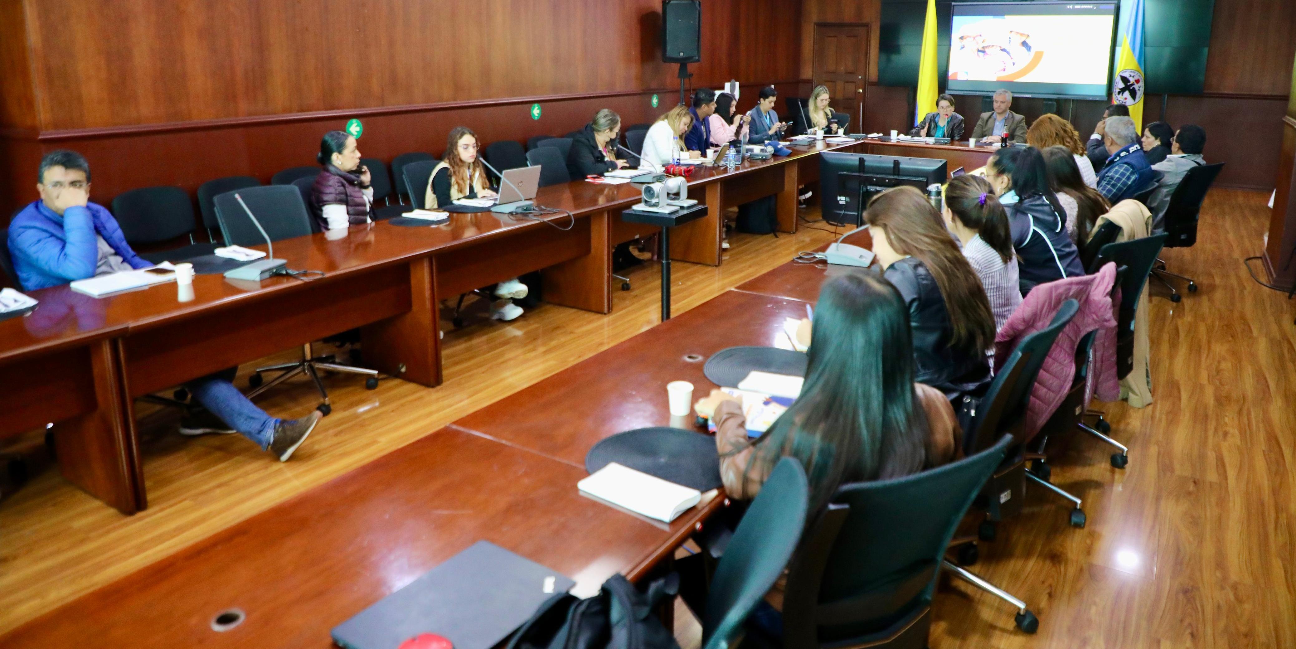 Gobernación de Cundinamarca lideró la tercera Mesa Departamental de Población Retornada, Migrante y Refugiada