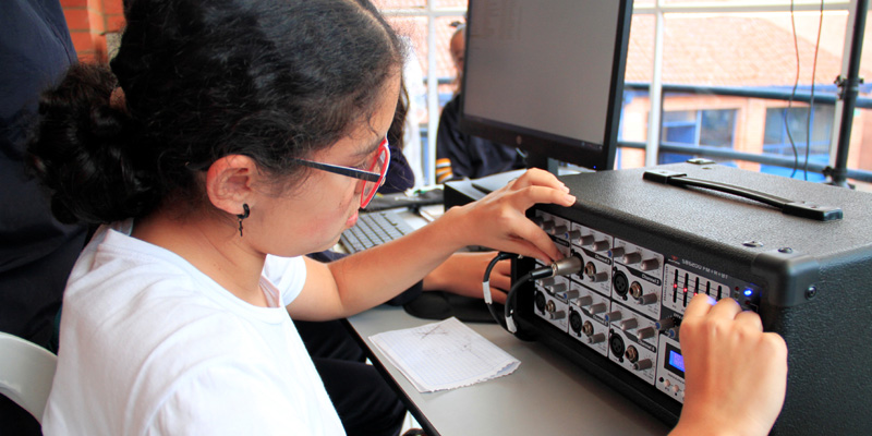 Cundinamarca fortalece la radio escolar