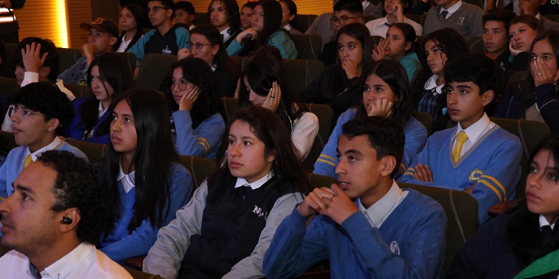 Más de 120 jóvenes de Sabana Occidente ahora son ‘Embajadores Regio’ 