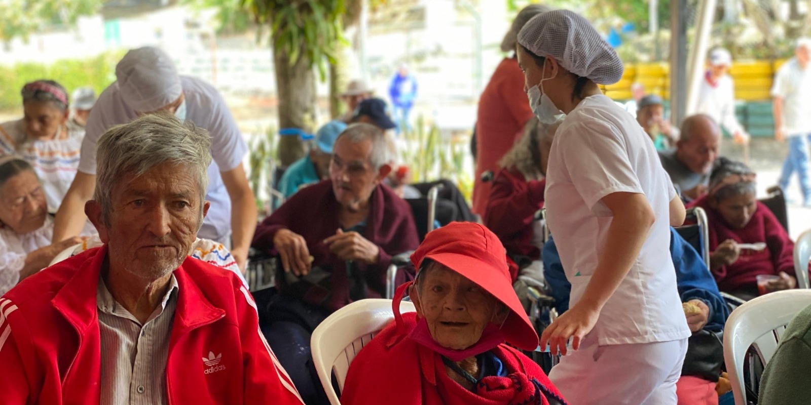 Adultos mayores y funcionarios del CBA de Arbeláez compartieron en una jornada de alegría y compañerismo 




