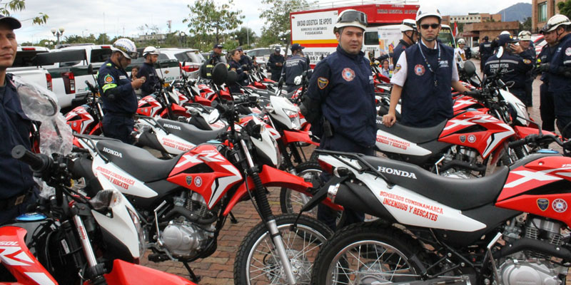 Gobierno entregó 21 camionetas y 27 motocicletas para fortalecer la seguridad en el departamento 












