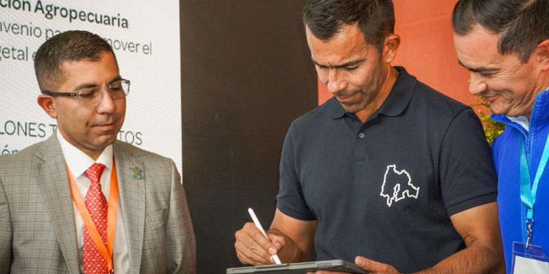 Gobernador Jorge Rey anuncia convenio por $5.942 millones para cosechar y almacenar agua en Cundinamarca
