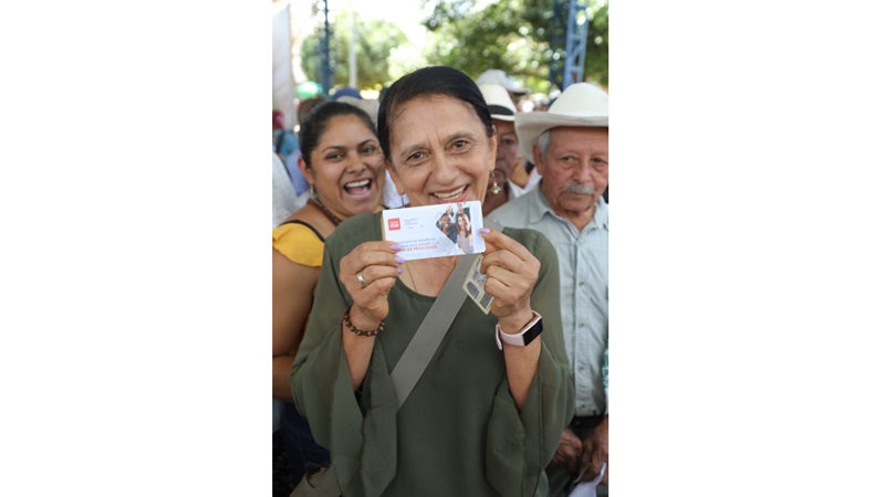 1.500 productores de Caparrapí recibieron tarjetas agropecuarias, herramientas e insumos