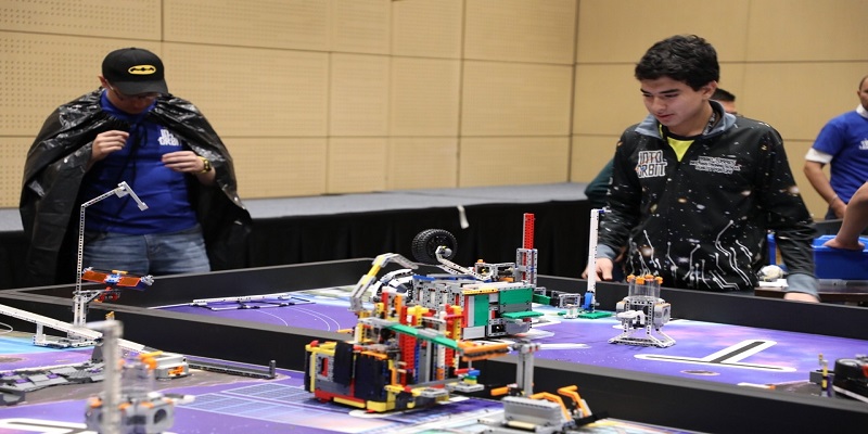 Cundinamarqueses debutaron en concurso nacional de robótica




