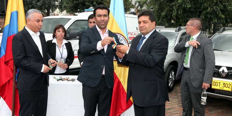Gobernación de Cundinamarca entrega vehículos para garantizar labores del CTI de la Fiscalía

