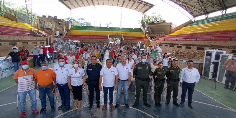 Entrega de Equipos y elementos para reactivar la economía en Villeta