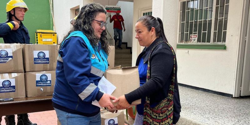 Respuesta inmediata en Tibacuy: 23 familias reciben ayudas humanitarias tras vendaval