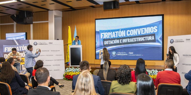 Gobernador Jorge Rey lidera firma de convenios por más de $8.900 millones para dotar a hospitales y centros de salud