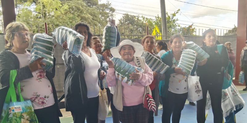 Más de 19.000 litros de leche son entregados a comunidades indígenas en jornada solidaria