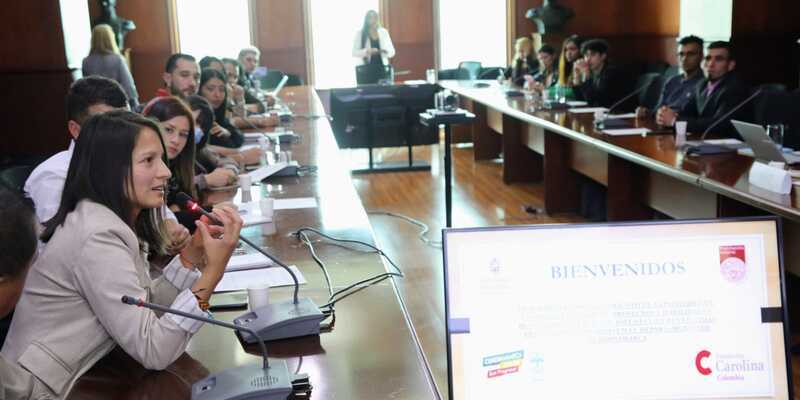 17 jóvenes líderes víctimas del conflicto armado inician formación internacional 
