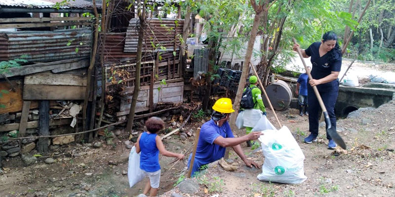 Fuertes lluvias afectaron a familias en Cogua, San Bernardo y Tibacuy



























