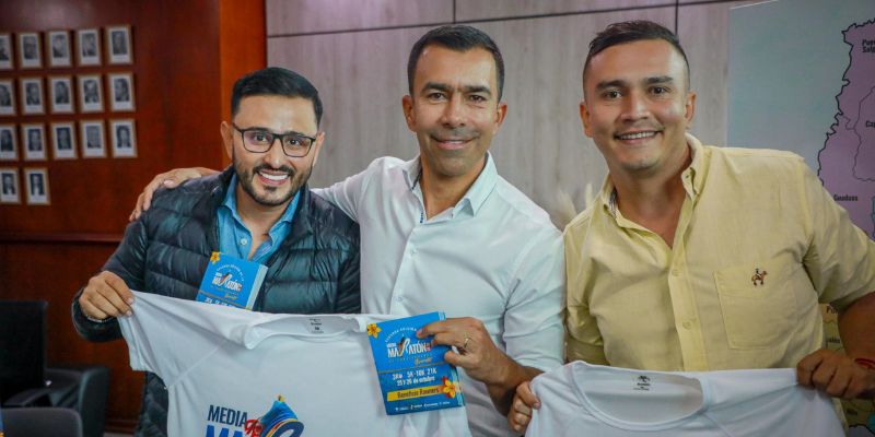 Gobernador Jorge Rey entrega bonos de descuento para la Media Maratón a provincias con procesos de atletismo en Cundinamarca