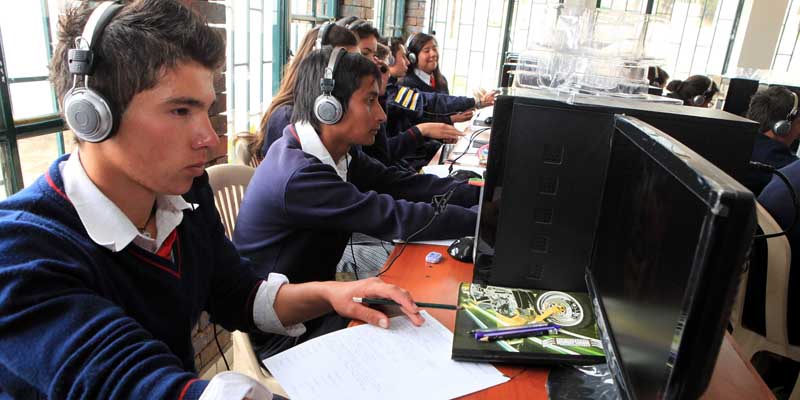 Más de $1.000 millones destinados al servicio de conectividad para las instituciones educativas 












































