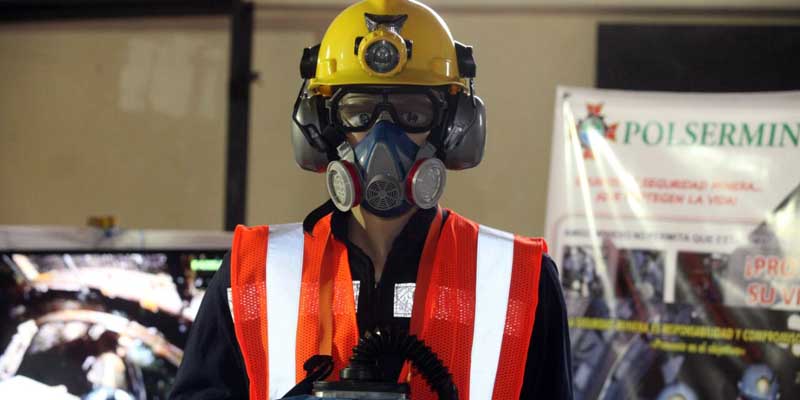 Con éxito culminó Primer Encuentro Minero Ambiental de Proveedores Mineros y de Transporte













































































