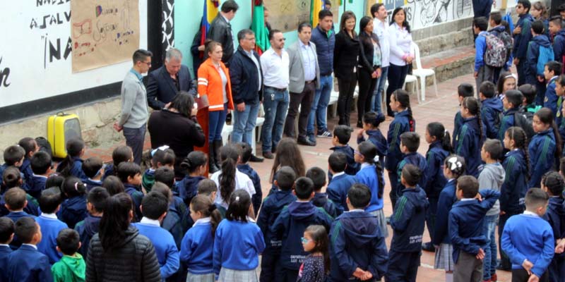 Facatativá y Chía reciben cajas de reciclaje inteligente


























