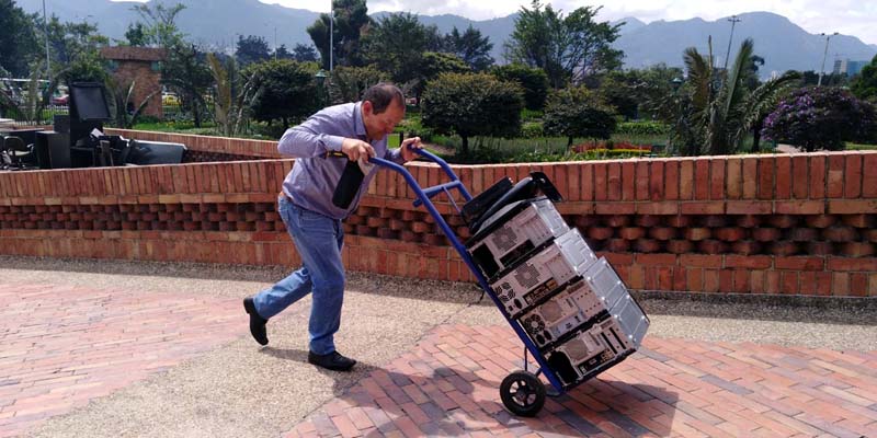 Exitosa jornada de recolección de residuos eléctricos y electrónicos























































