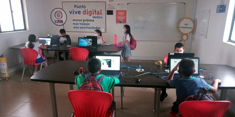Autopista digital garantiza la conectividad de instituciones educativas y comunidad en Medina y Paratebueno