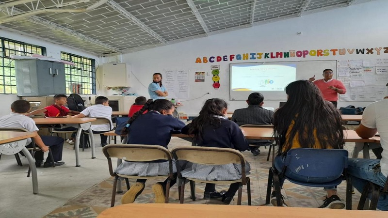 Comunidades rurales participan en los talleres Importancia del uso de las TIC


