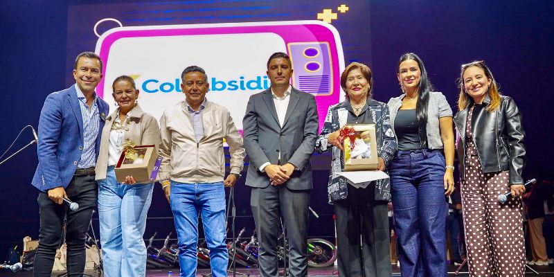 Más de 7.500 docentes participan en la conmemoración del Día del Maestro en Cundinamarca