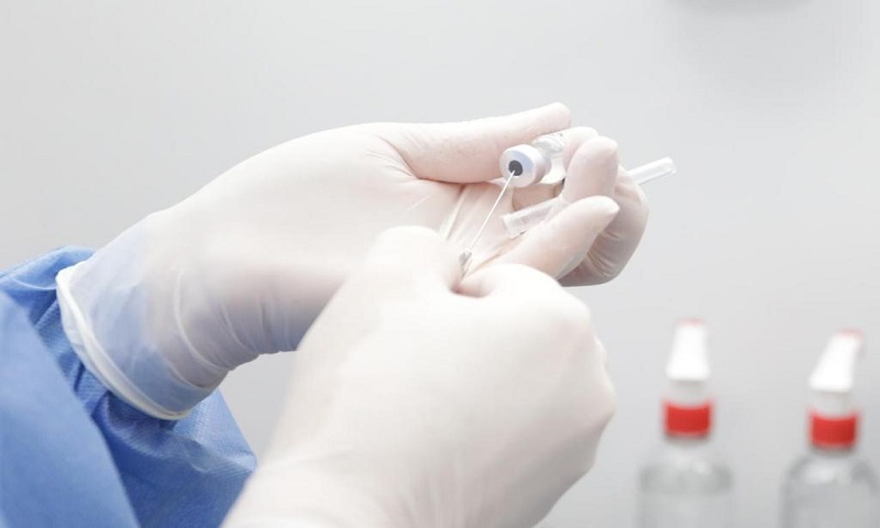 Profesionales de la salud independientes y trabajadores de IPS serán priorizados en la vacunación 