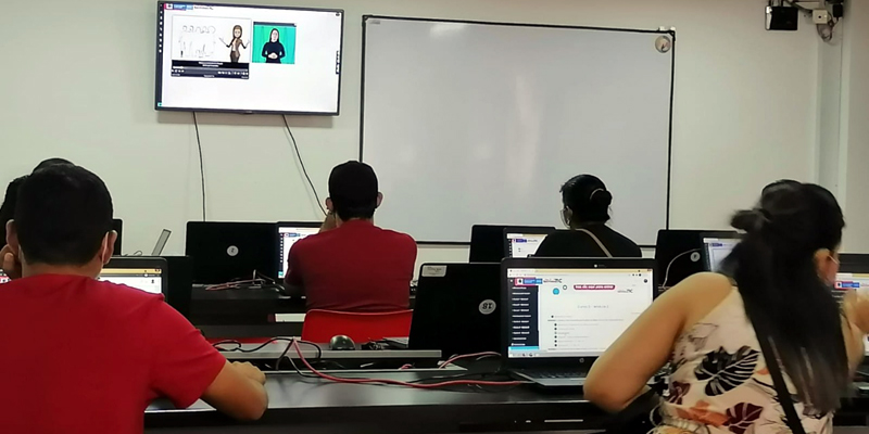 Cundinamarca apoya la formación digital de personas con discapacidad visual, auditiva e intelectual