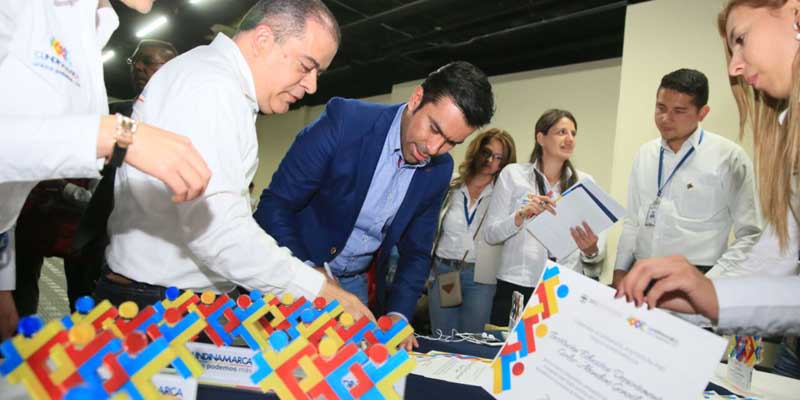 “Florece y prospera maestro de Cundinamarca”: Andrés López

