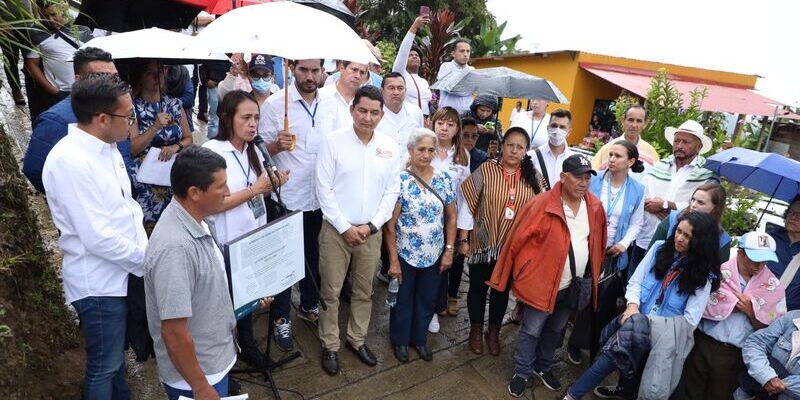 Cundinamarca, pionero en ejecución de obras con excombatientes, víctimas y comunidad