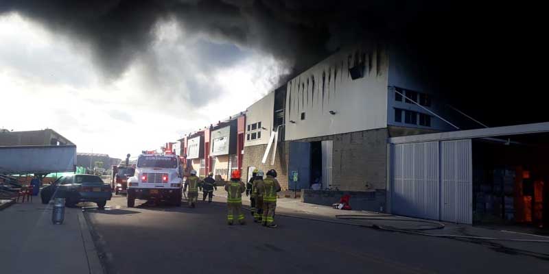Evaluación de daños e inspección técnica tras incendio estructural en el parque industrial Celta de Funza
































